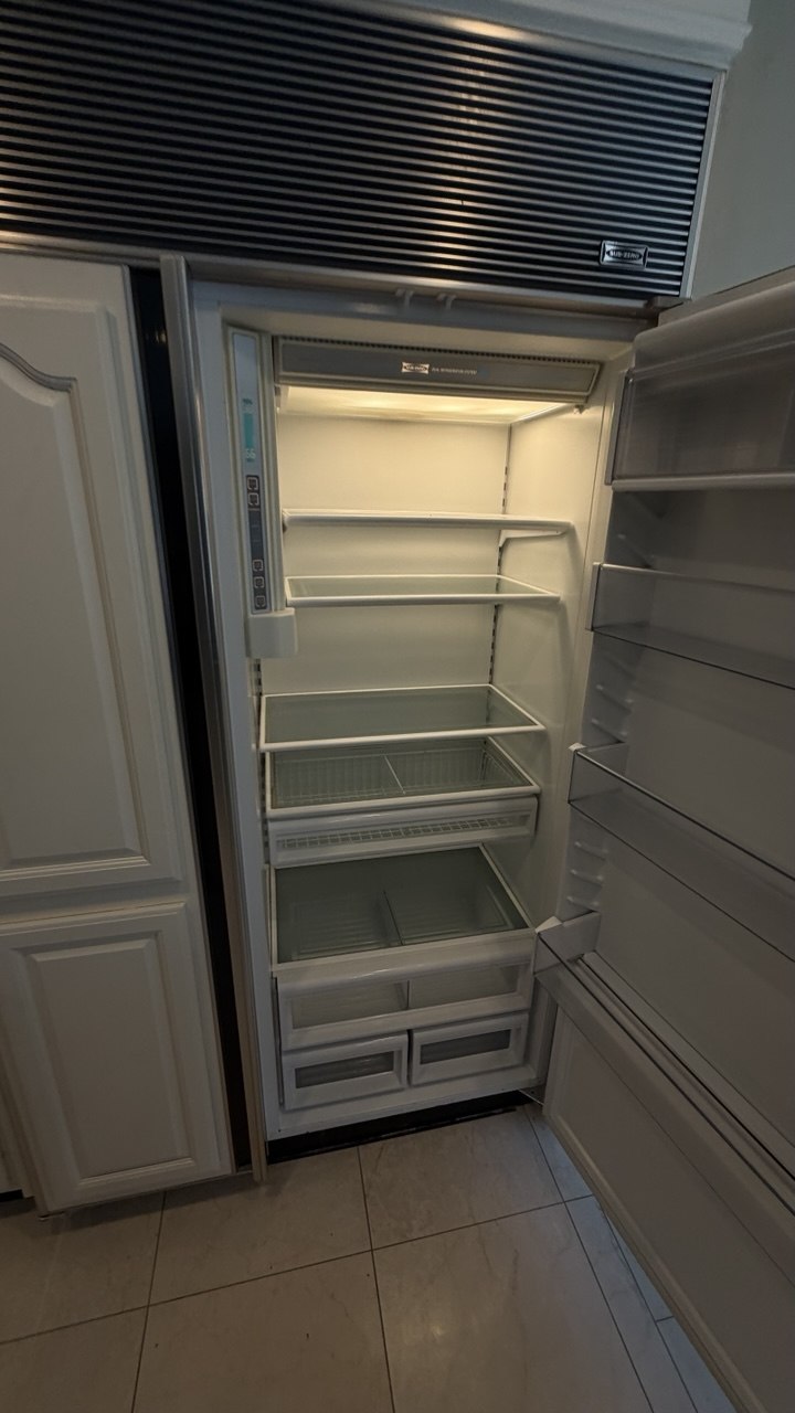 Sub-Zero refrigerator repair in a Naples home