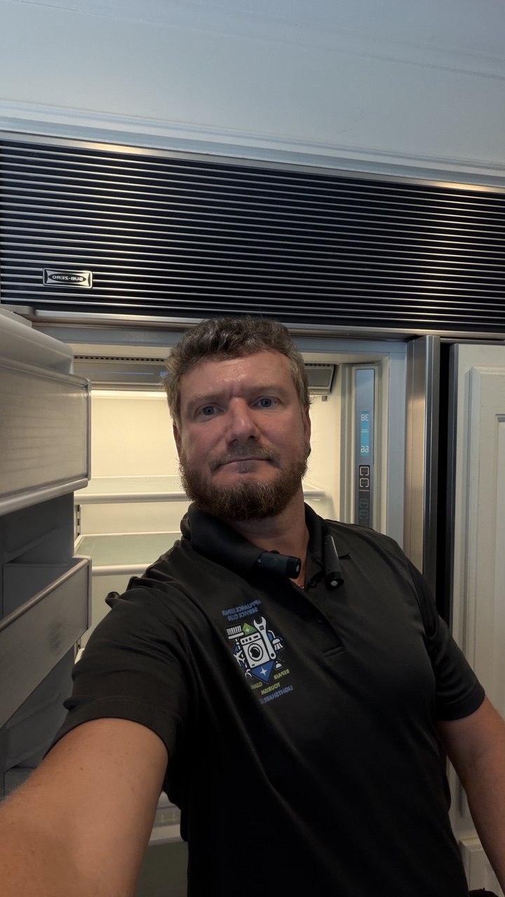 Sub-Zero refrigerator repair in a Naples home