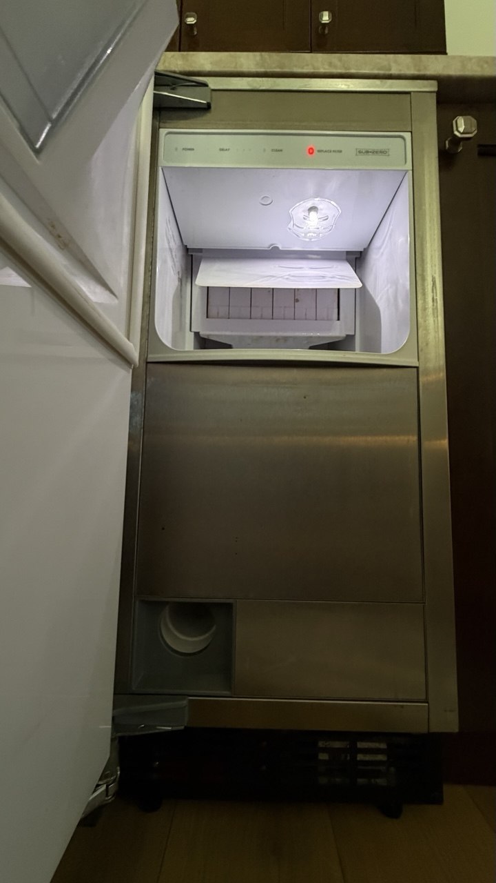 Sub-Zero refrigerator repair in a Naples home