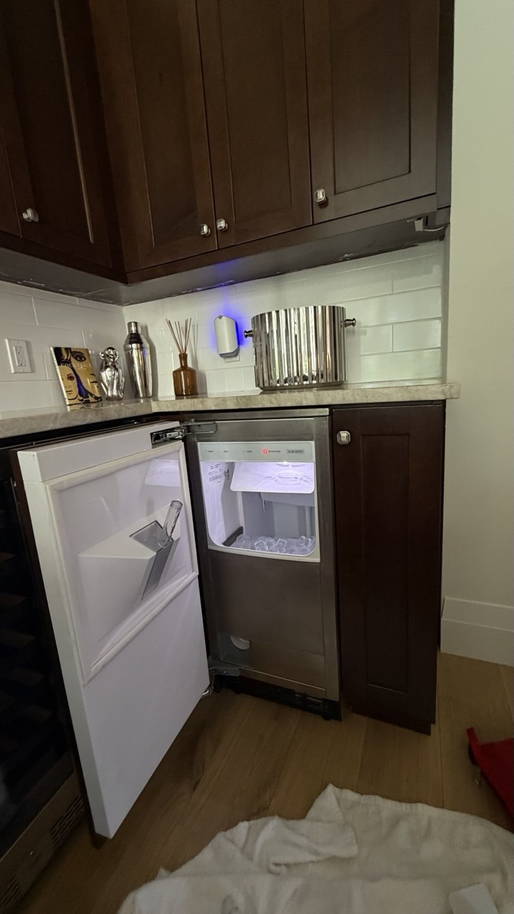 Sub-Zero refrigerator repair in a Naples home