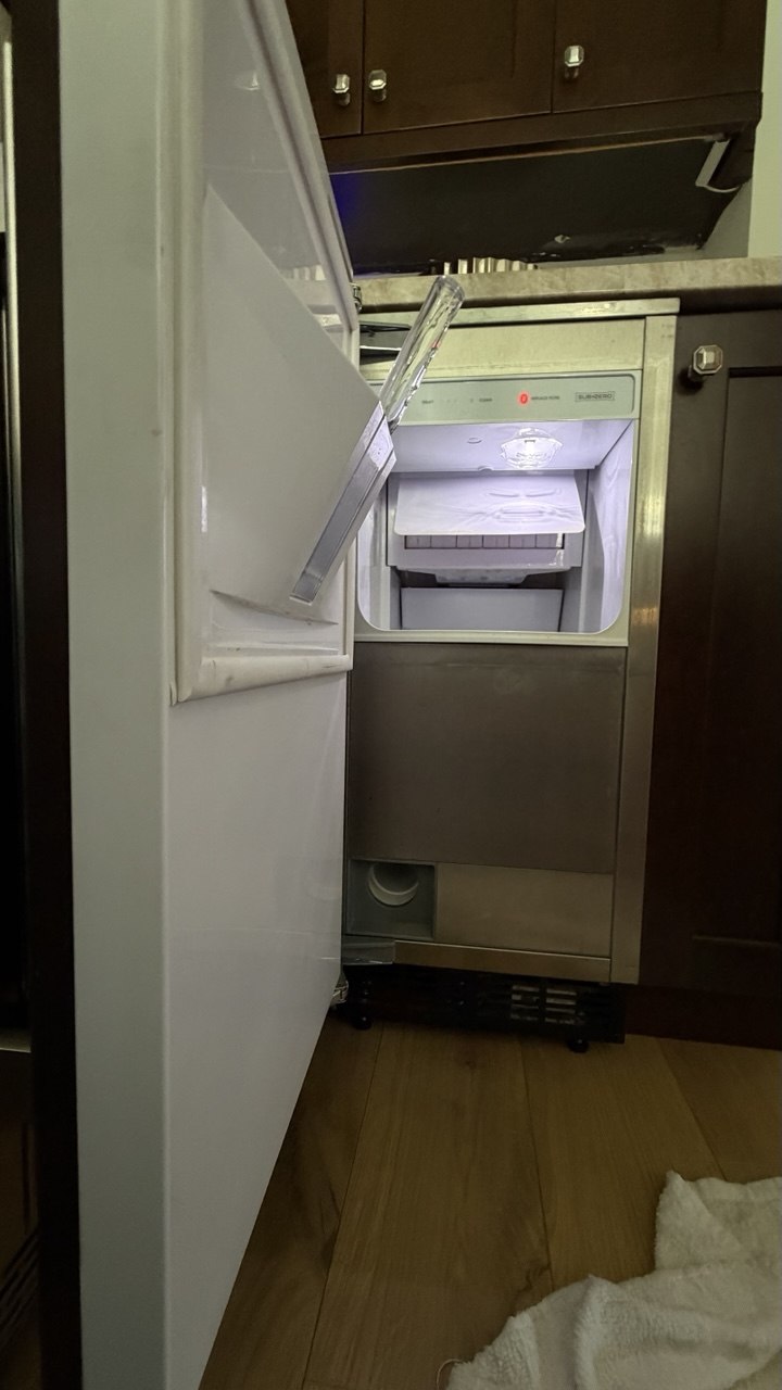 Sub-Zero refrigerator repair in a Naples home