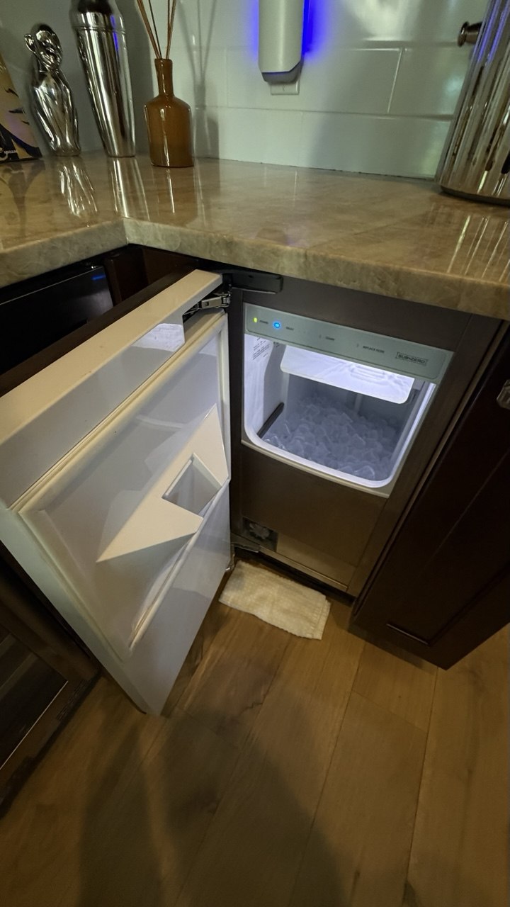 Sub-Zero refrigerator repair in a Naples home